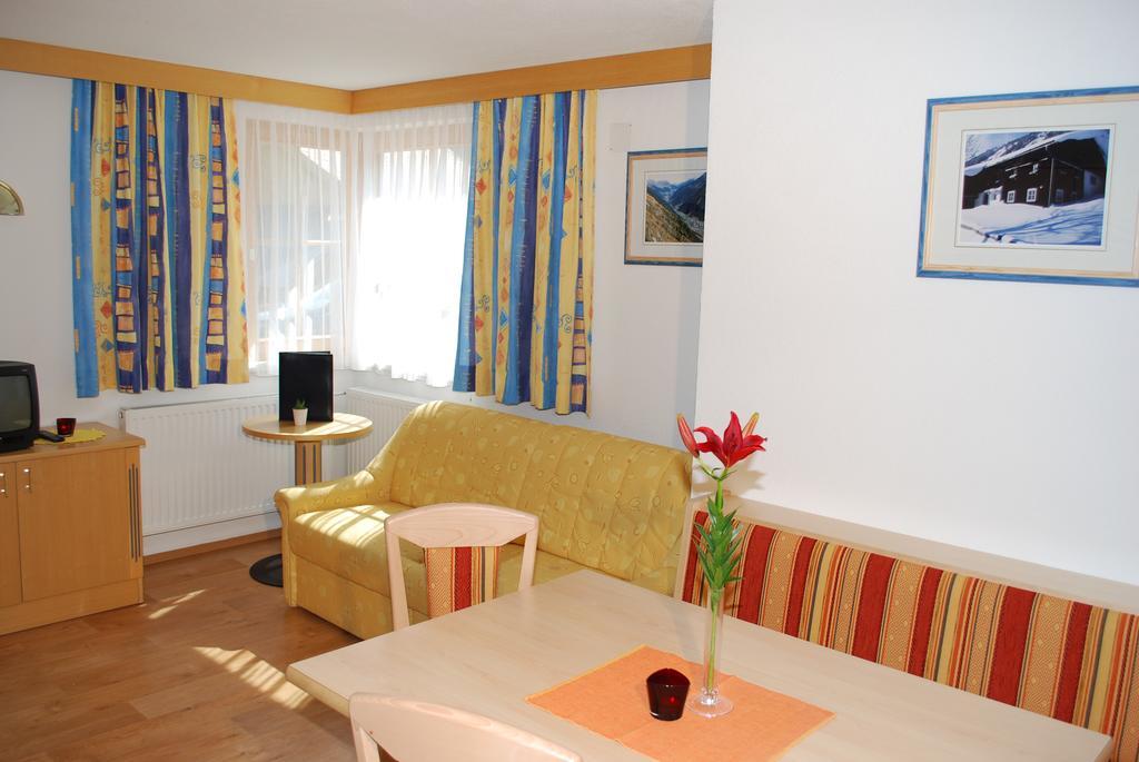 Chasa Monthani Ischgl Habitación foto
